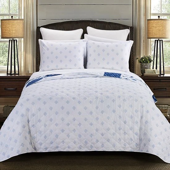 Donna Sharp Watercolor Shells Quilt Set 2 Donna Sharp Watercolor Shells Quilt Set - Image 2